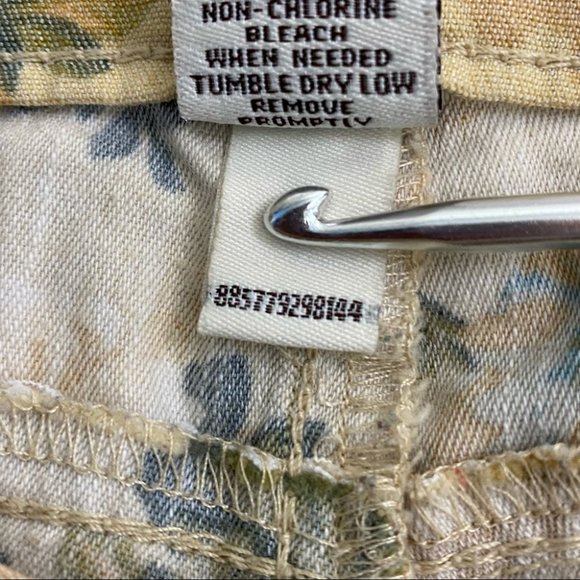 MUDD Floral Skinny Jeans - Picture 8 of 12